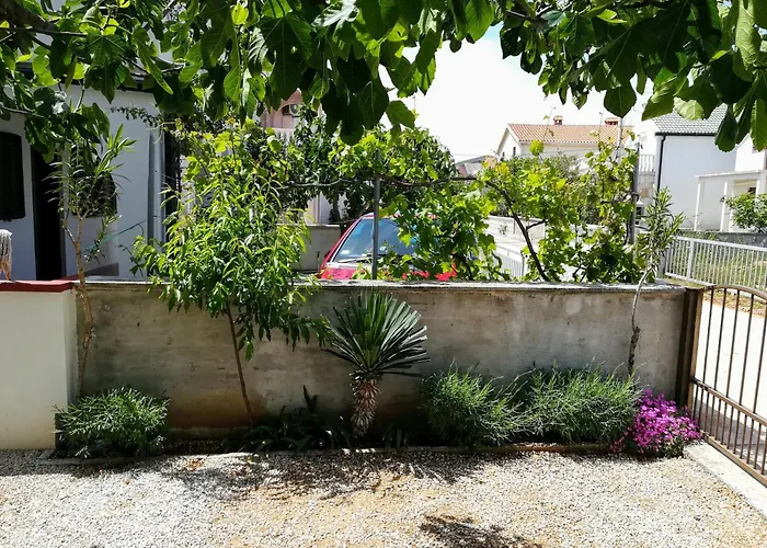 Studio Apartman Vera Vir No 2