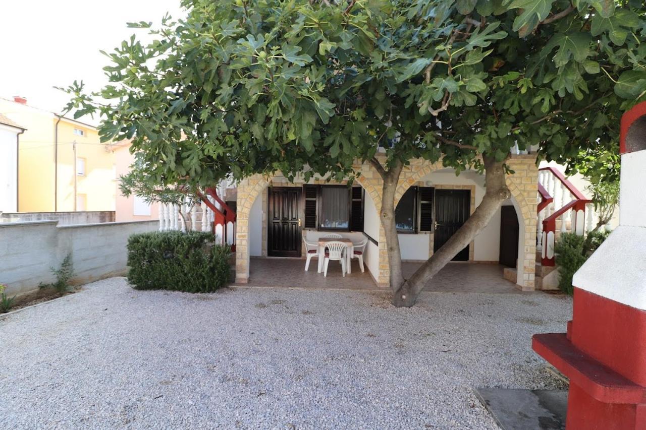 Vera No 2 Apartment *