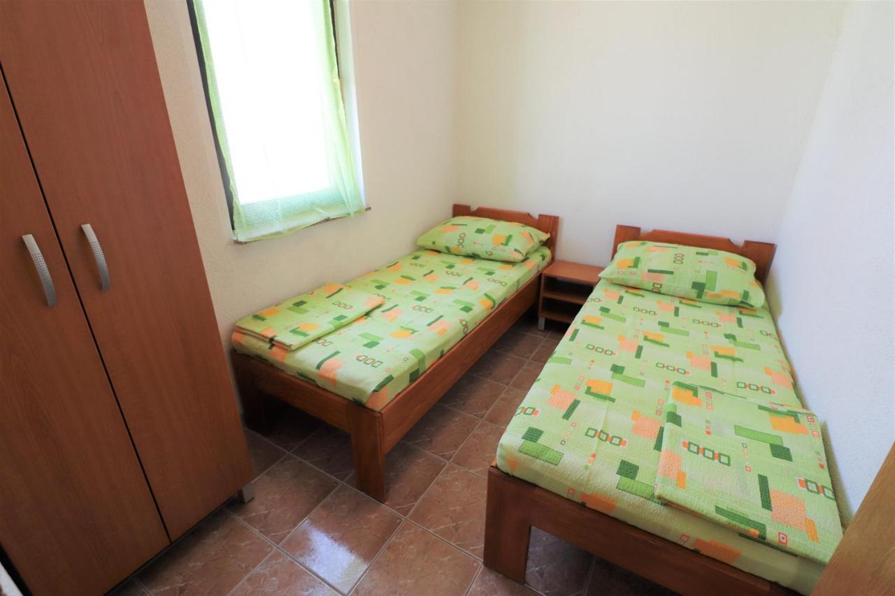 Vera No 2 Apartment *